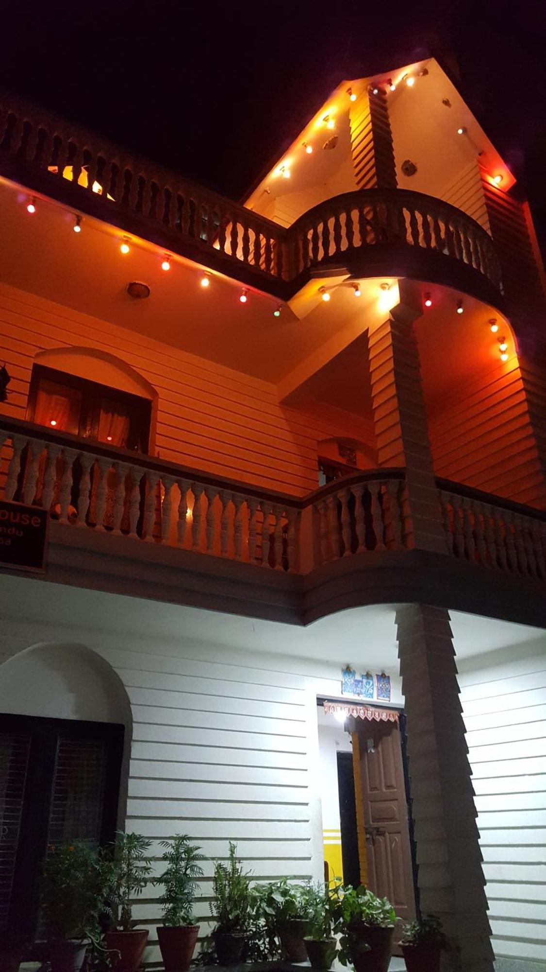 Bnb Royal Tourist House Katmandú Exterior foto