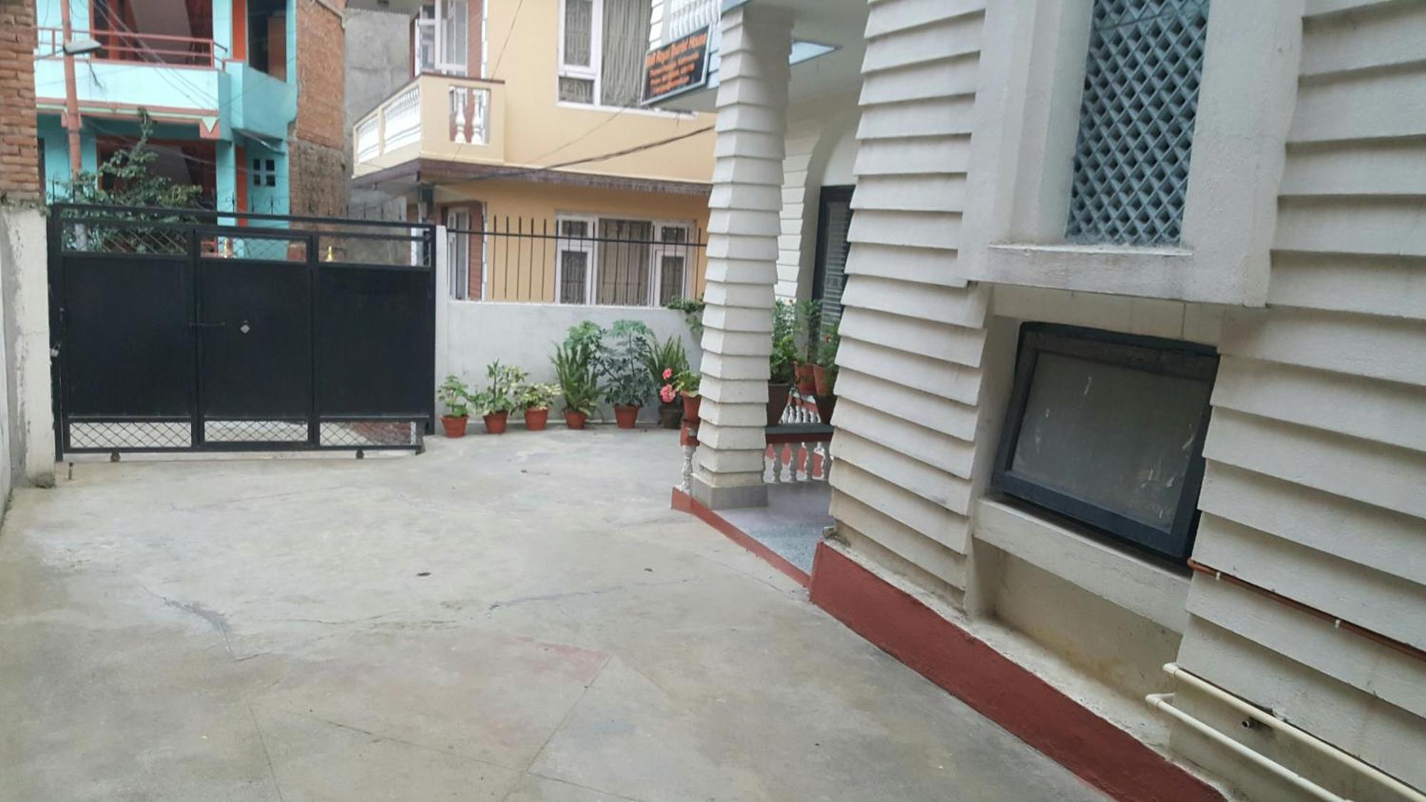Bnb Royal Tourist House Katmandú Exterior foto